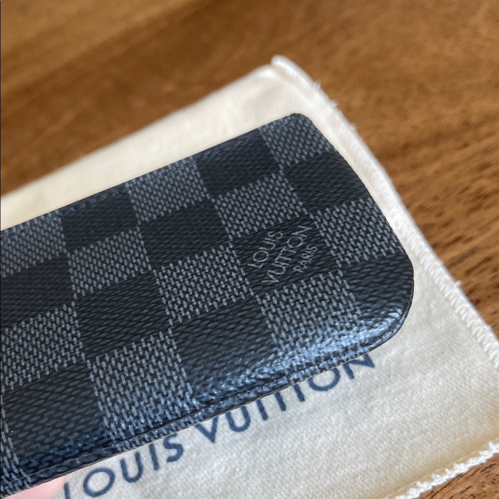 Louis Vuitton Black Damier Graphite Key Pouch - Picture 5 of 15